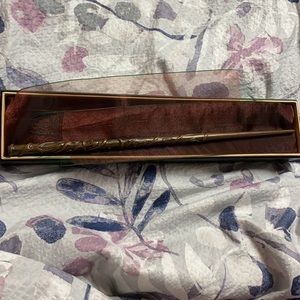 NWOT Harry Potter wand!